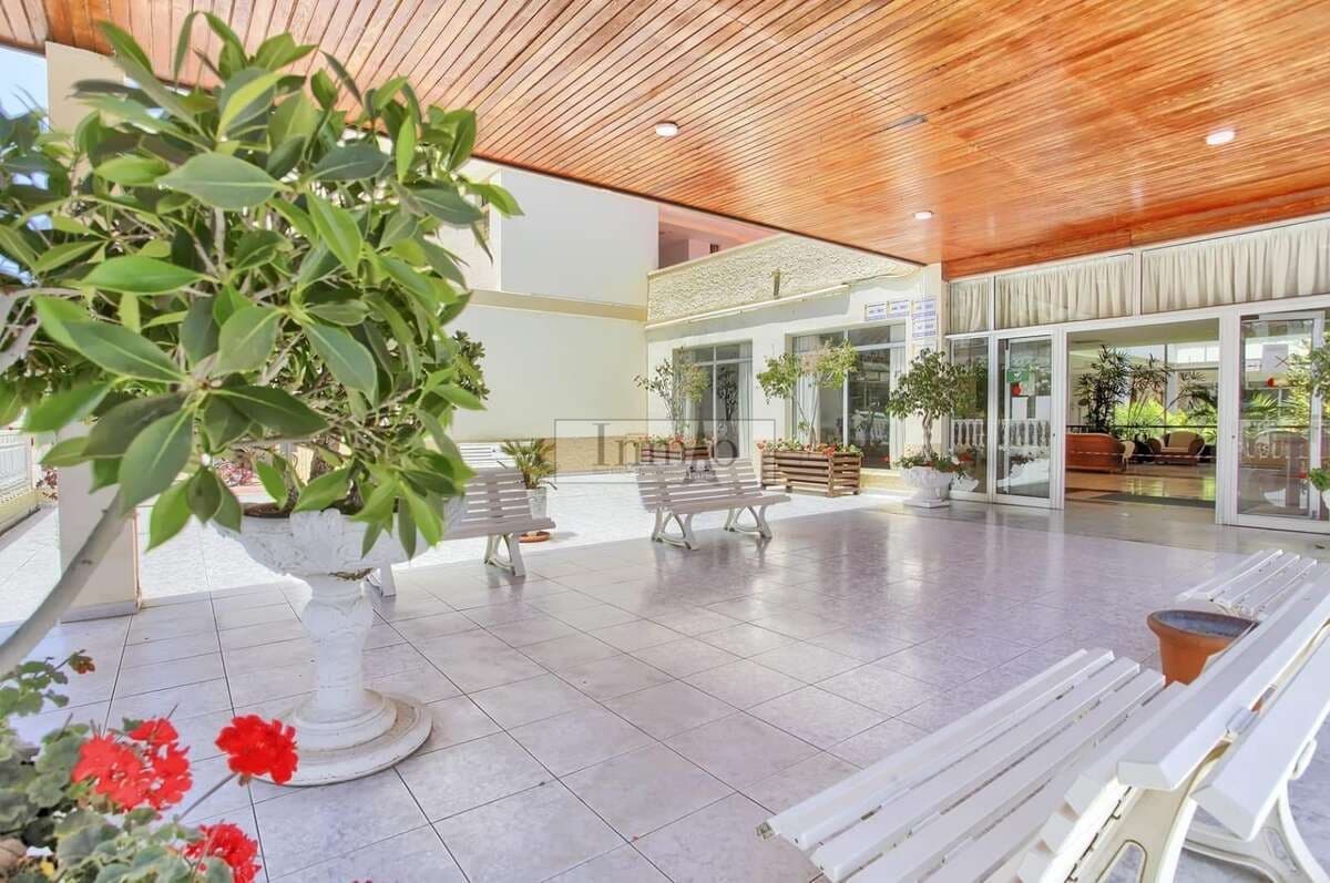 Studio te koop in Playa de las Americas met zwembad - € 274.000 (Ref: 9485053)