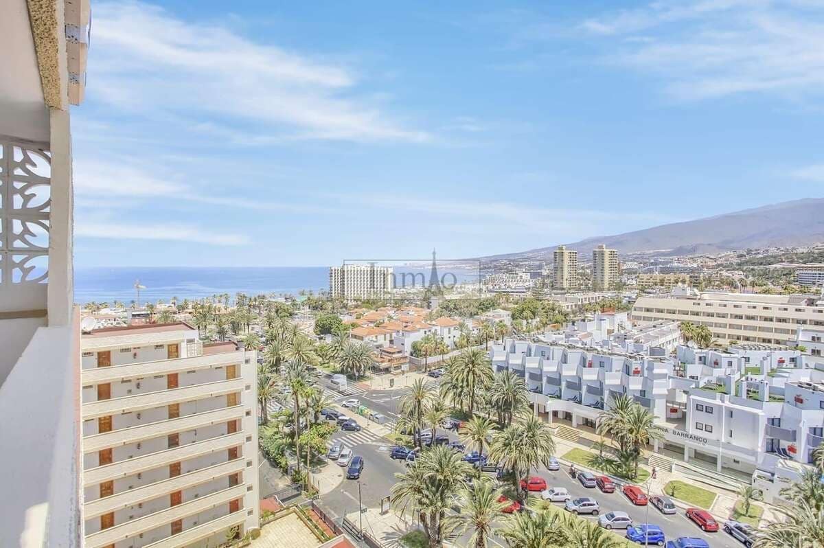 Studio te koop in Playa de las Americas met zwembad - € 274.000 (Ref: 9485053)