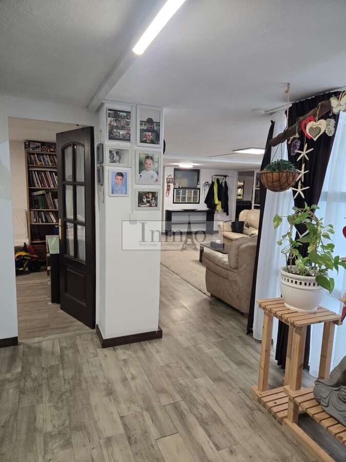 4 bedroom Apartment for sale in Los Cristianos with pool garage - € 365,000 (Ref: 9485054)