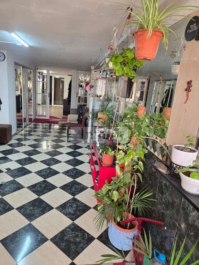 4 bedroom Apartment for sale in Los Cristianos with pool garage - € 365,000 (Ref: 9485054)