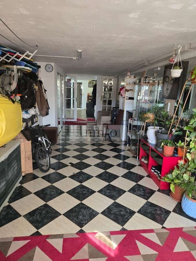 4 bedroom Apartment for sale in Los Cristianos with pool garage - € 365,000 (Ref: 9485054)