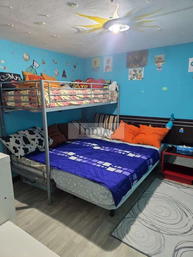 4 bedroom Apartment for sale in Los Cristianos with pool garage - € 365,000 (Ref: 9485054)