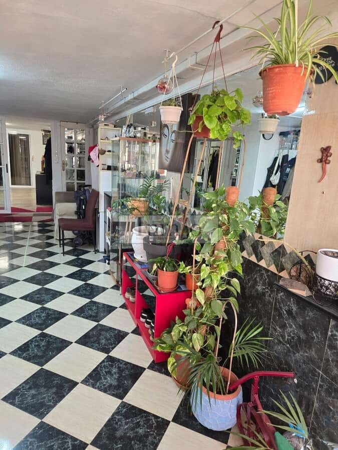 4 bedroom Apartment for sale in Los Cristianos with pool garage - € 365,000 (Ref: 9485054)