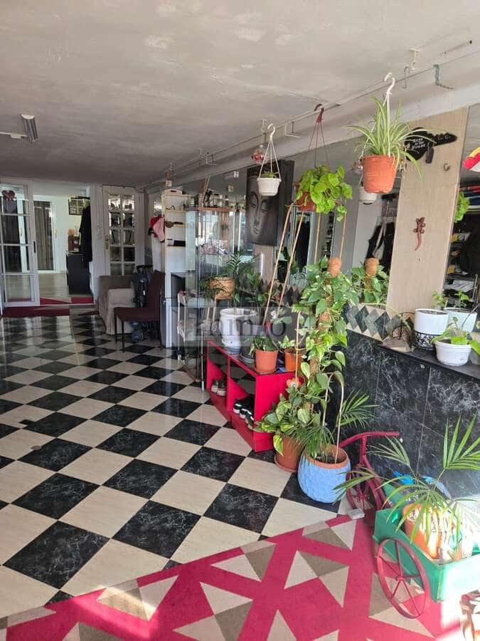 4 bedroom Apartment for sale in Los Cristianos with pool garage - € 365,000 (Ref: 9485054)