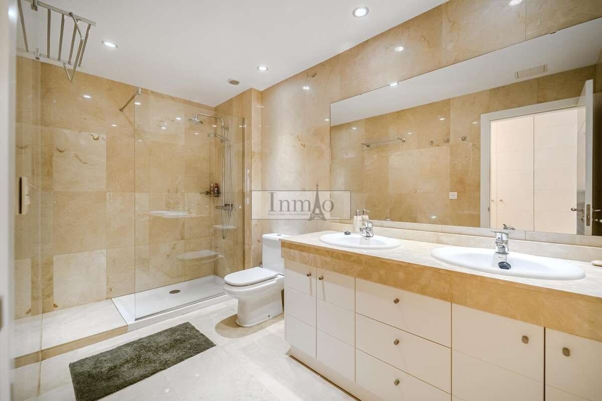 2 soveværelse Lejlighed til salg i La Caleta med swimmingpool garage - € 995.000 (Ref: 9508104)