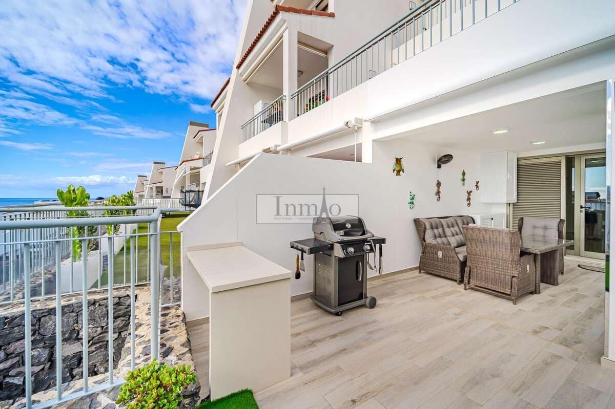 2 soveværelse Lejlighed til salg i La Caleta med swimmingpool garage - € 995.000 (Ref: 9508104)