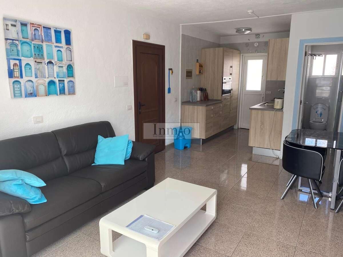 2 soverom Leilighet til salgs i Playa de las Americas med svømmebasseng - € 350 000 (Ref: 9508105)