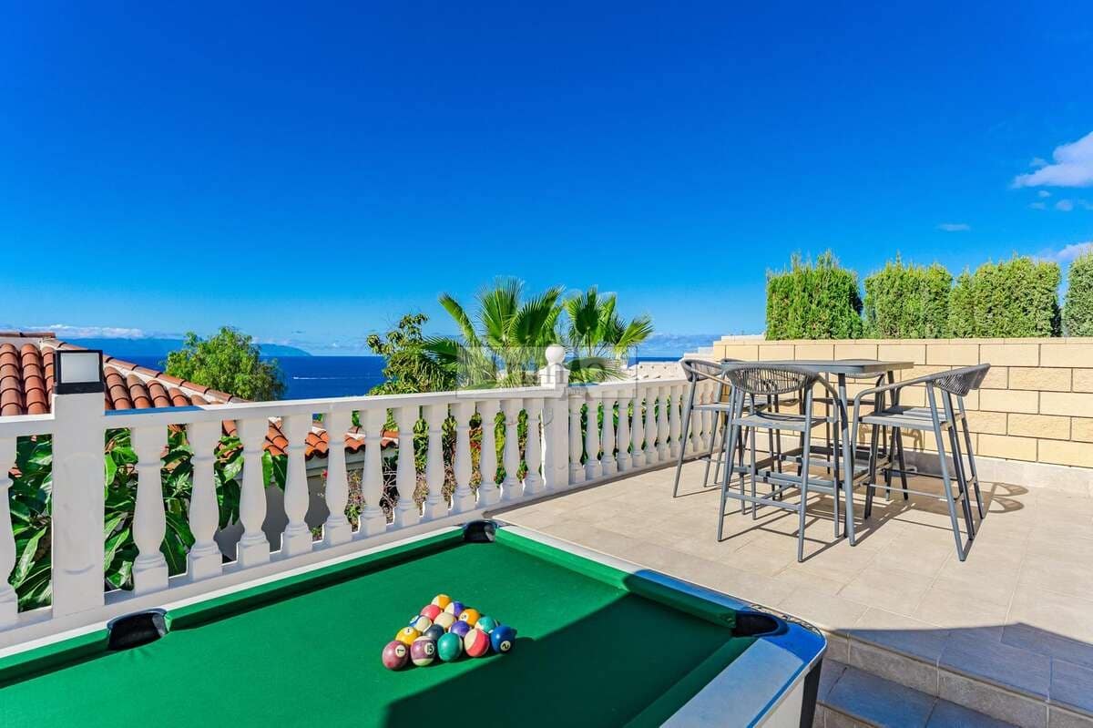 Chalet de 6 habitaciones en Playa de la Arena en venta con piscina garaje - 1.280.000 € (Ref: 9511981)