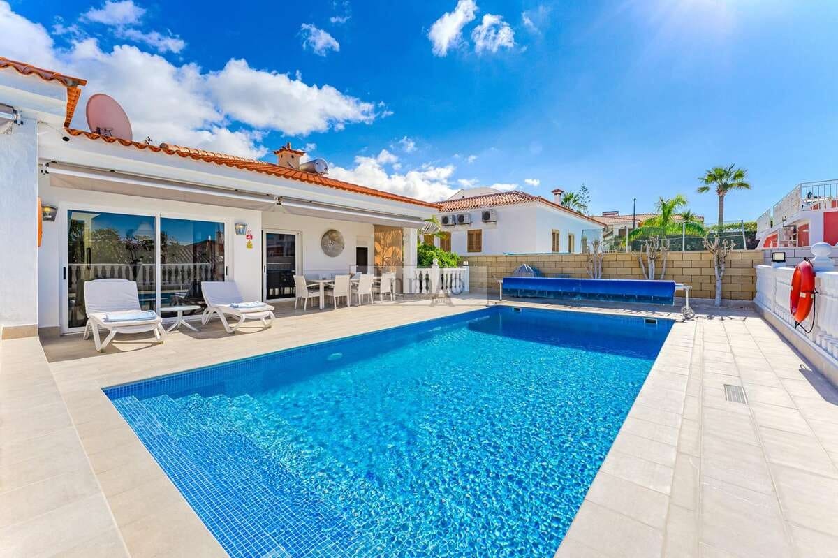 Chalet de 6 habitaciones en Playa de la Arena en venta con piscina garaje - 1.280.000 € (Ref: 9511981)