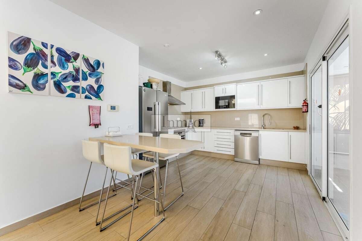 Chalet de 6 habitaciones en Playa de la Arena en venta con piscina garaje - 1.280.000 € (Ref: 9511981)