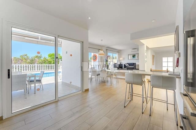 6 chambre Villa/Maison à vendre à Playa de la Arena, Santiago del Teide avec piscine garage - 1 195 000 € (Ref: 9511981)