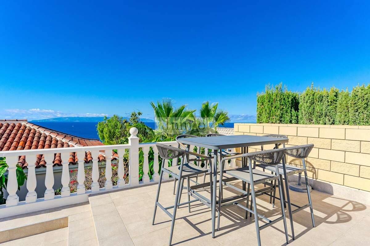 6 makuuhuone Huvila myytävänä paikassa Playa de la Arena mukana uima-altaan 
autotalli - 1 195 000 € (Ref: 9511981)