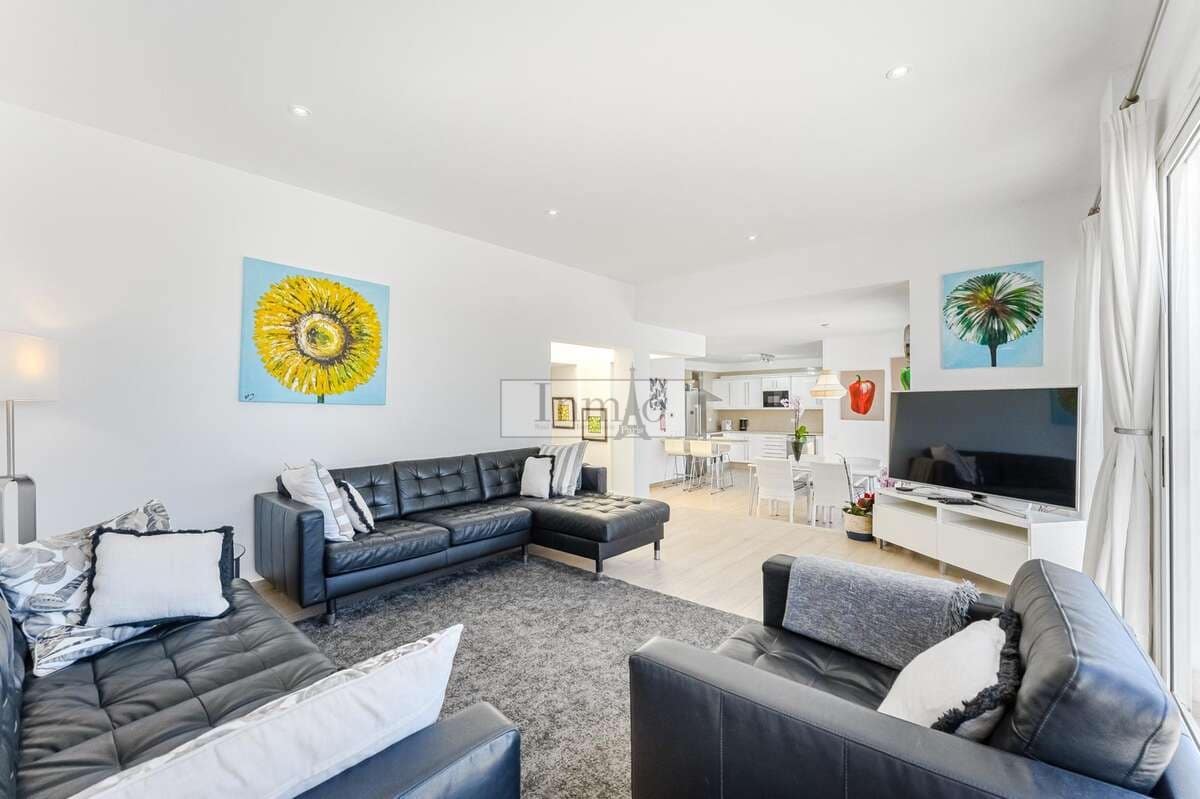 6 makuuhuone Huvila myytävänä paikassa Playa de la Arena mukana uima-altaan 
autotalli - 1 195 000 € (Ref: 9511981)