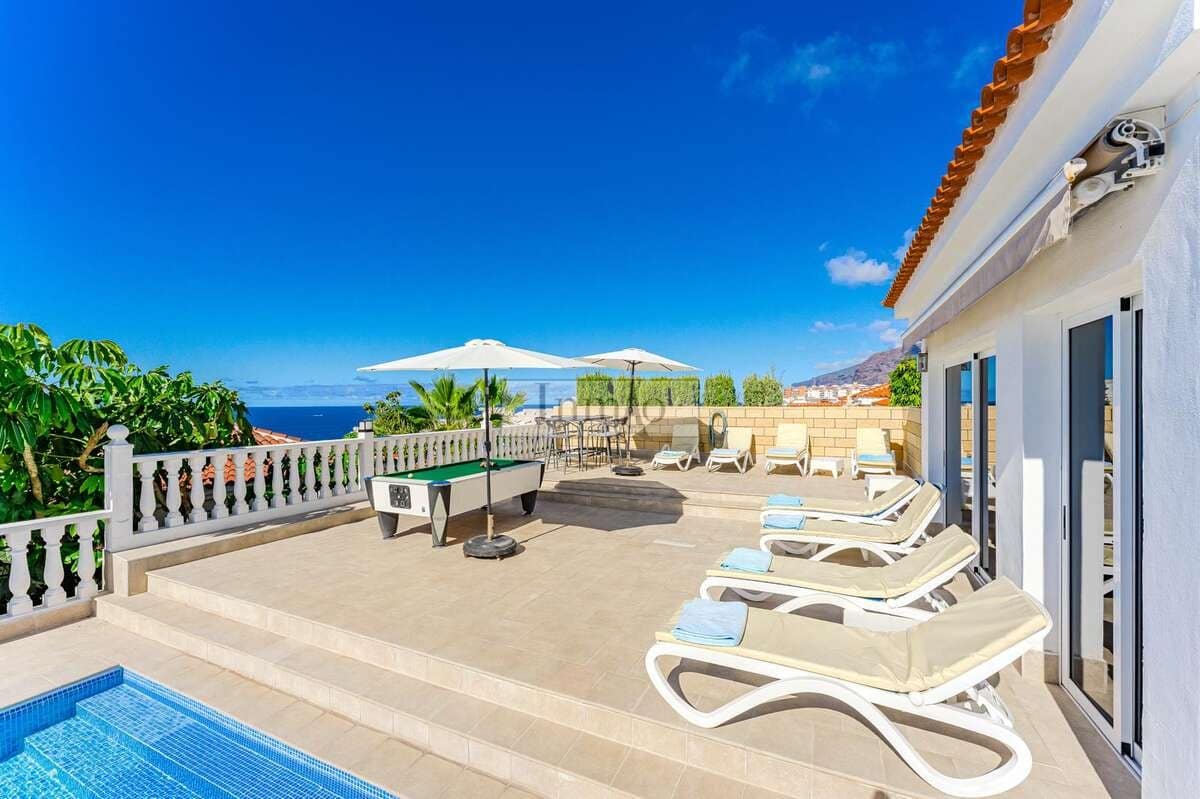 6 makuuhuone Huvila myytävänä paikassa Playa de la Arena mukana uima-altaan 
autotalli - 1 195 000 € (Ref: 9511981)