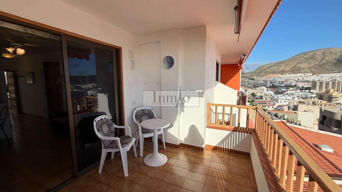 1 bedroom Apartment for sale in Los Cristianos with pool - € 315,000 (Ref: 9540579)