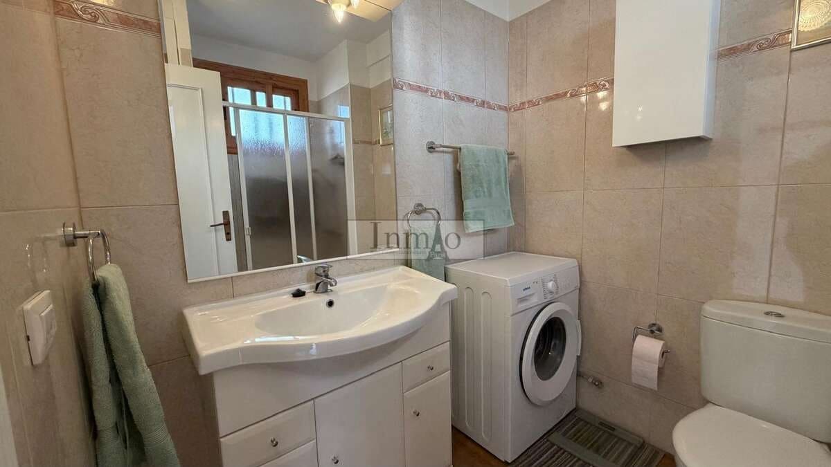 1 bedroom Apartment for sale in Los Cristianos with pool - € 315,000 (Ref: 9540579)