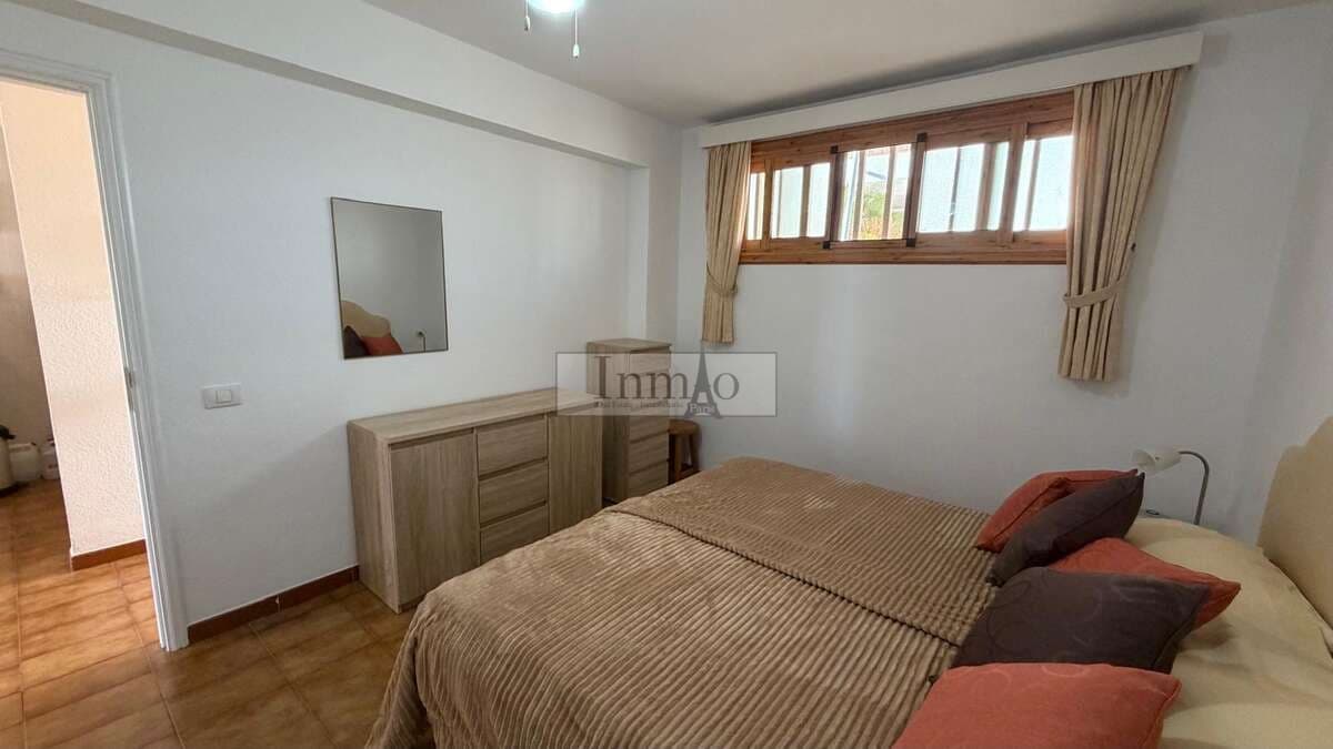 1 bedroom Apartment for sale in Los Cristianos with pool - € 315,000 (Ref: 9540579)