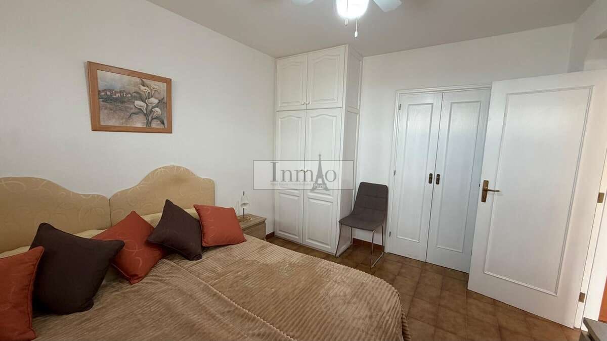 1 bedroom Apartment for sale in Los Cristianos with pool - € 315,000 (Ref: 9540579)