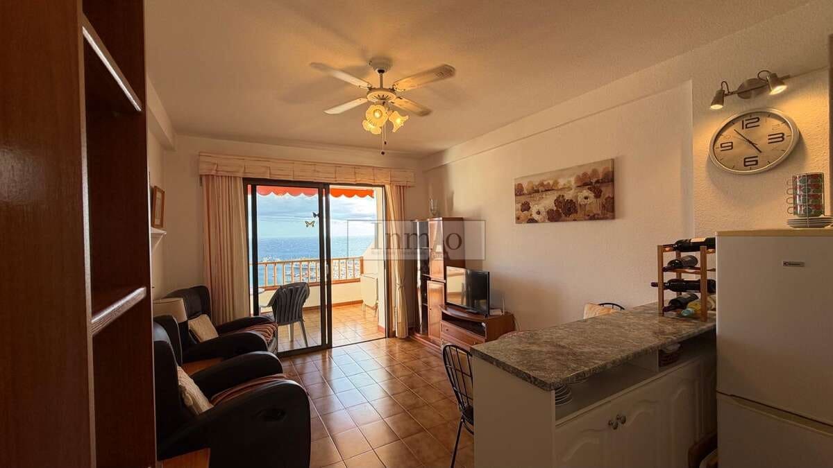 1 bedroom Apartment for sale in Los Cristianos with pool - € 315,000 (Ref: 9540579)