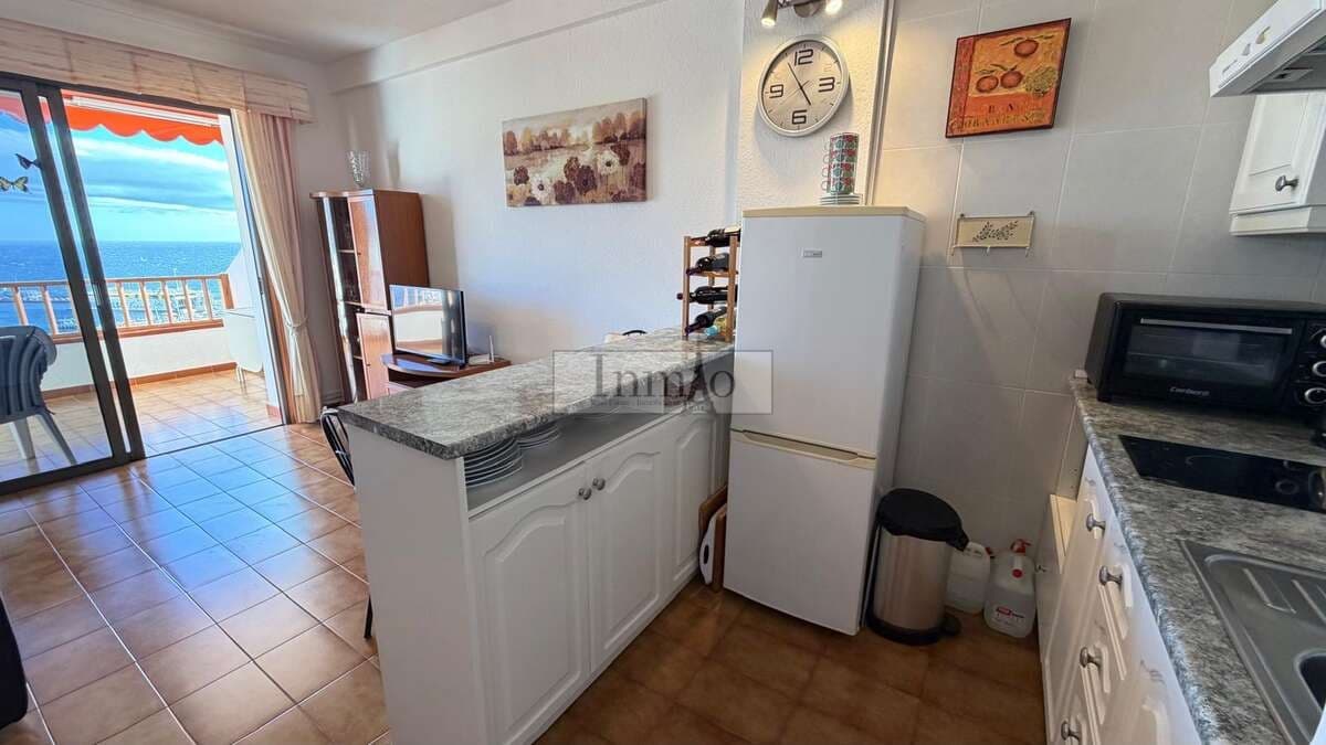 1 bedroom Apartment for sale in Los Cristianos with pool - € 315,000 (Ref: 9540579)