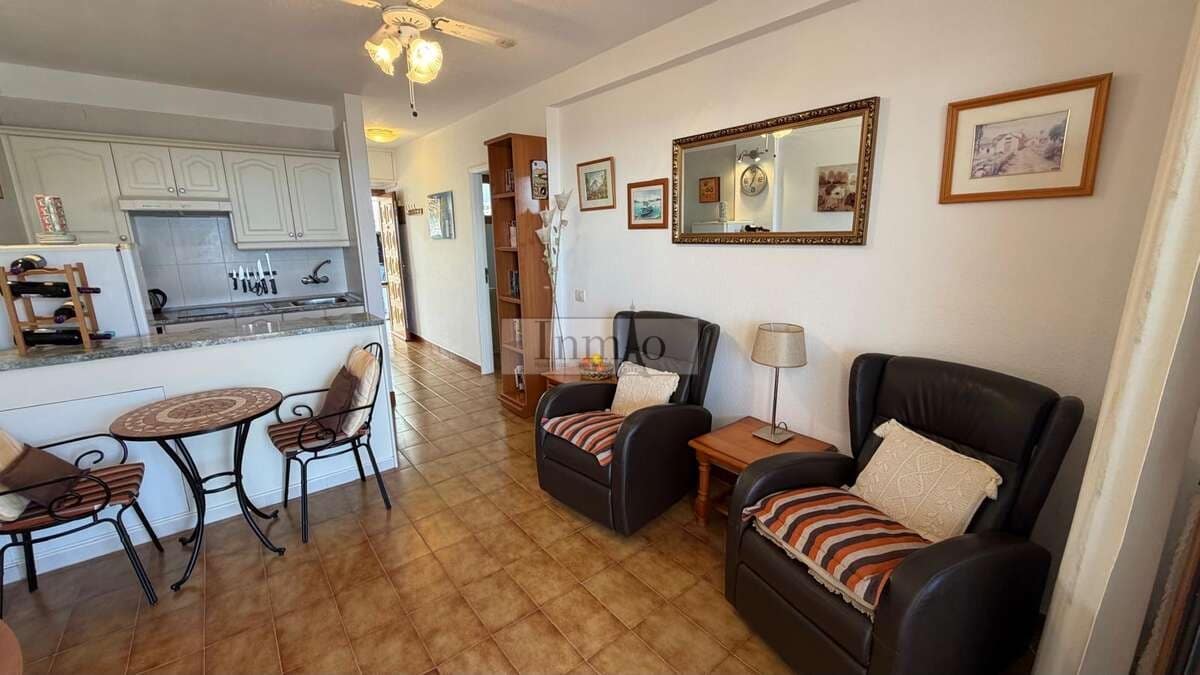 1 bedroom Apartment for sale in Los Cristianos with pool - € 315,000 (Ref: 9540579)