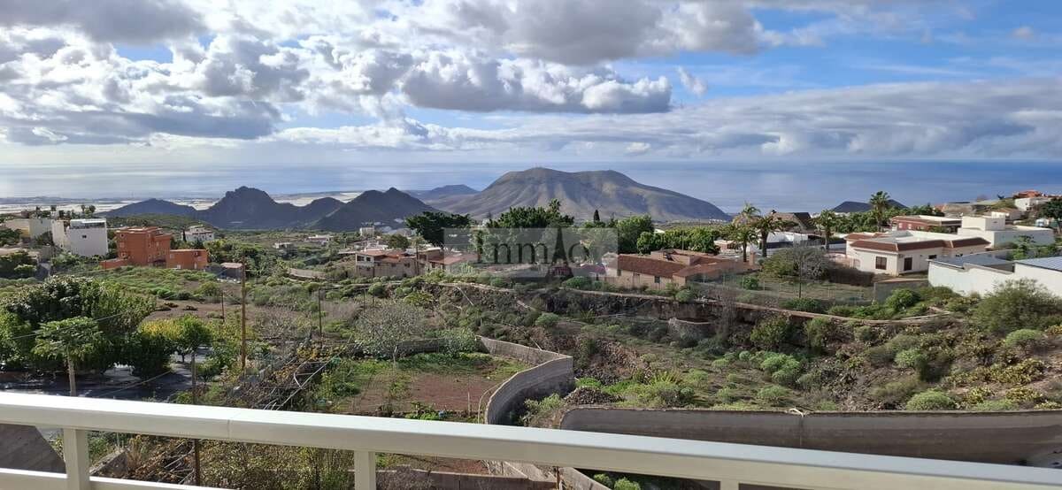 5 slaapkamer Finca/Landhuis te koop in La Camella met garage - € 699.000 (Ref: 9570392)