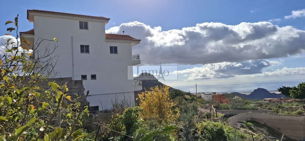 5 slaapkamer Finca/Landhuis te koop in La Camella met garage - € 699.000 (Ref: 9570392)