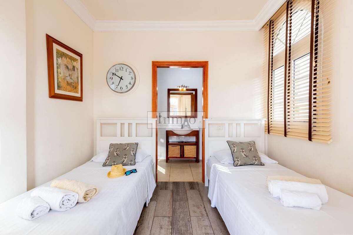 4 soveværelse Villa til salg i El Madronal med swimmingpool - € 2.130.000 (Ref: 9625144)