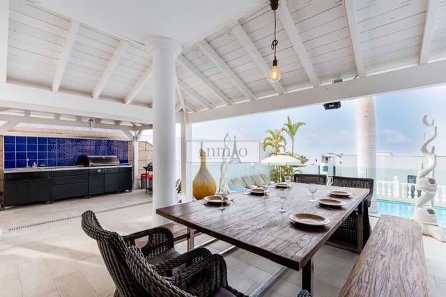 4 soveværelse Villa til salg i El Madroñal, Adeje med swimmingpool - € 2.130.000 (Ref: 9625144)