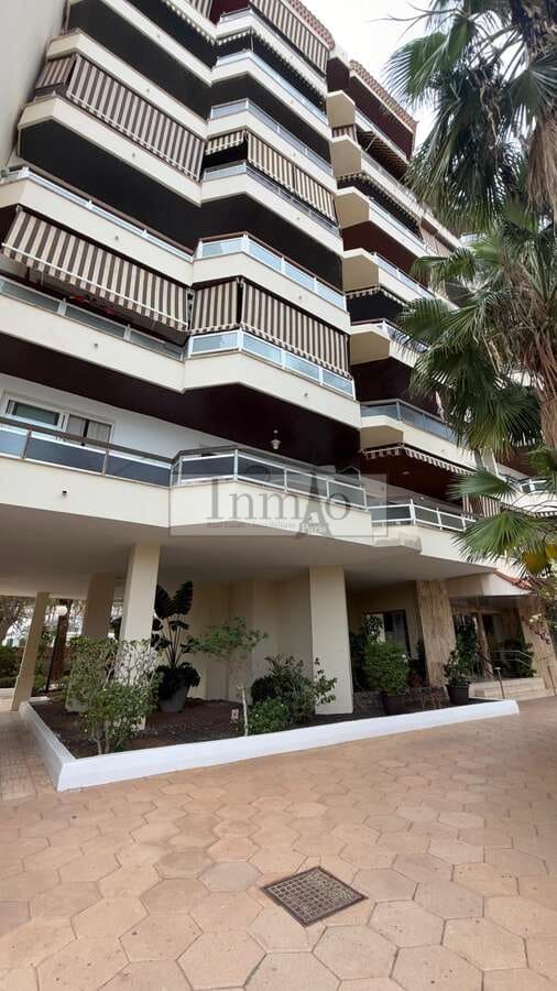 3 slaapkamer Appartement te koop in Los Cristianos met zwembad - € 365.000 (Ref: 9676649)