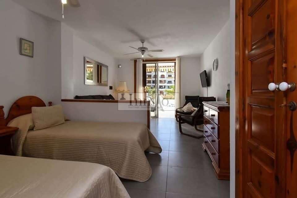 Studio til salg i Playa de las Americas med swimmingpool - € 359.500 (Ref: 9685902)