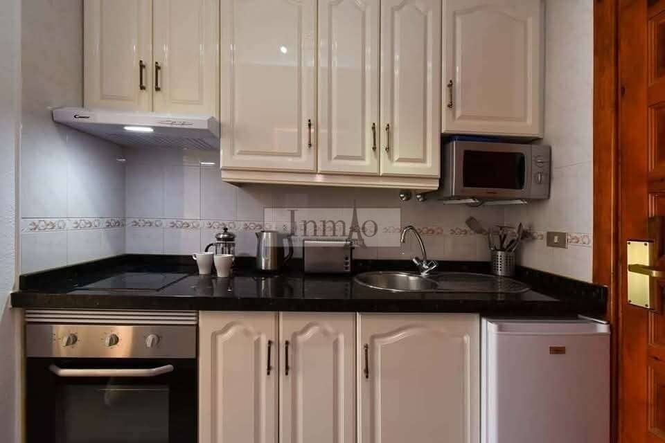 Studio til salg i Playa de las Americas med swimmingpool - € 359.500 (Ref: 9685902)