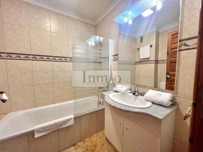 1 bedroom Apartment for sale in Playa de las Americas with pool - € 360,000 (Ref: 9697947)