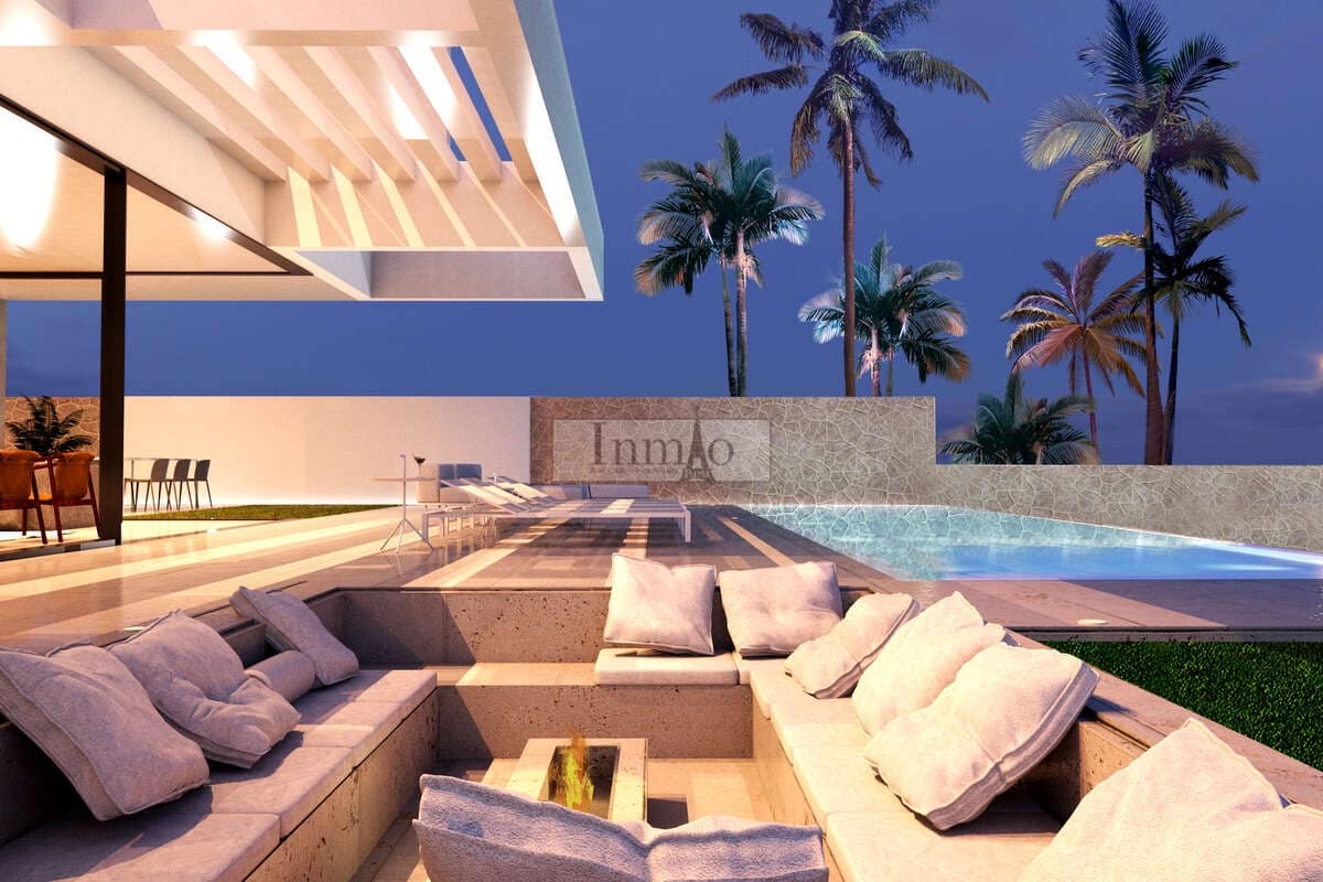 3 soverom Villa til salgs i San Eugenio med svømmebasseng garasje - € 2 300 000 (Ref: 9747508)