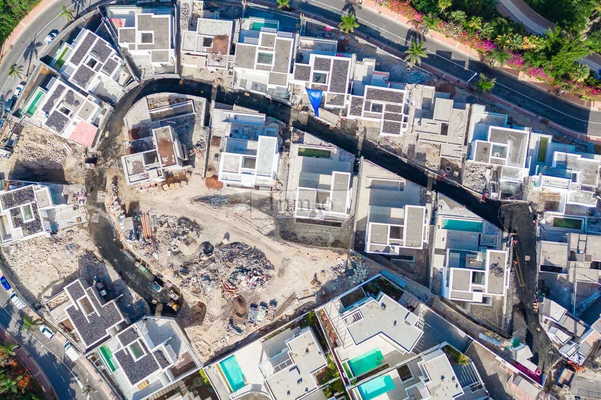 3 soverom Villa til salgs i San Eugenio med svømmebasseng garasje - € 2 300 000 (Ref: 9747508)