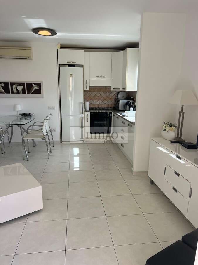 Apartamento de 1 habitación en Los Cristianos en venta con piscina - 320.000 € (Ref: 9755135)