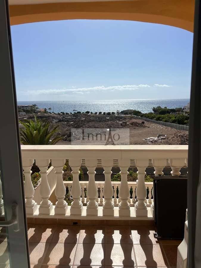 Apartamento de 1 habitación en Los Cristianos en venta con piscina - 320.000 € (Ref: 9755135)
