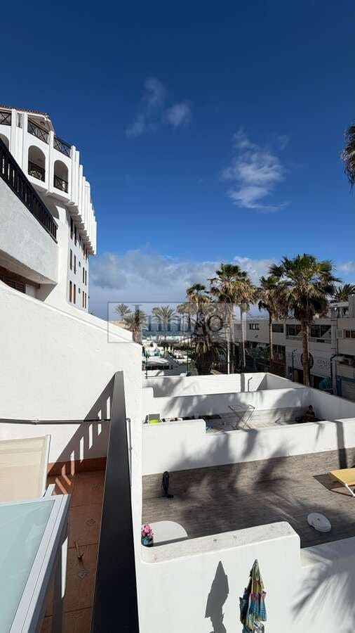 2 soveværelse Semi-Rækkehus til leje i Playa de las Americas med swimmingpool - € 1.800 (Ref: 9770194)