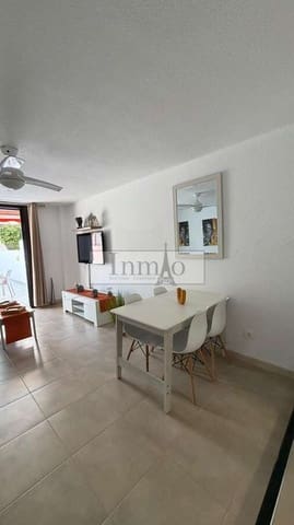 2 soveværelse Semi-Rækkehus til leje i Playa de las Americas, Arona med swimmingpool - € 1.800 (Ref: 9770194)