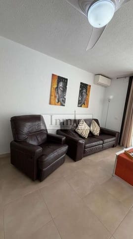 2 soveværelse Semi-Rækkehus til leje i Playa de las Americas, Arona med swimmingpool - € 1.800 (Ref: 9770194)