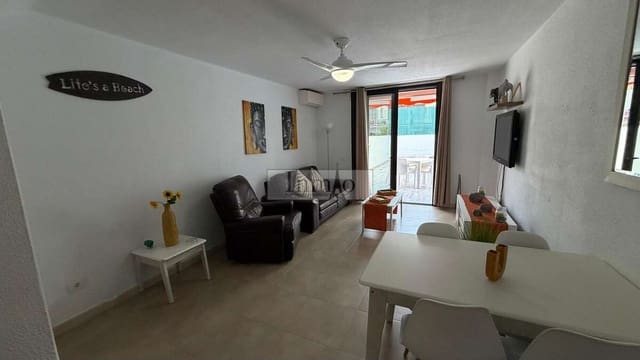 2 soveværelse Semi-Rækkehus til leje i Playa de las Americas, Arona med swimmingpool - € 1.800 (Ref: 9770194)