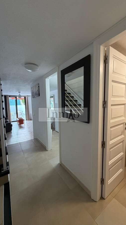 2 bedroom Semi-detached Villa for rent in Playa de las Americas with pool - € 1,600 (Ref: 9770194)