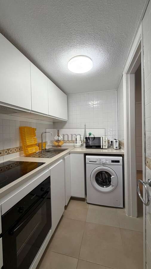2 bedroom Semi-detached Villa for rent in Playa de las Americas with pool - € 1,600 (Ref: 9770194)