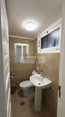 2 soveværelse Semi-Rækkehus til leje i Playa de las Americas, Arona med swimmingpool - € 1.600 (Ref: 9770194)