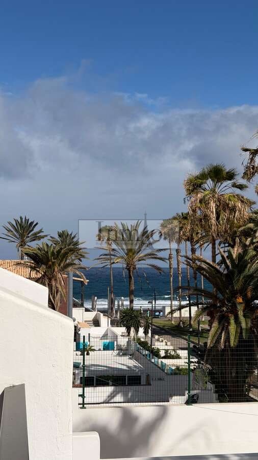 2 bedroom Semi-detached Villa for rent in Playa de las Americas with pool - € 1,600 (Ref: 9770194)