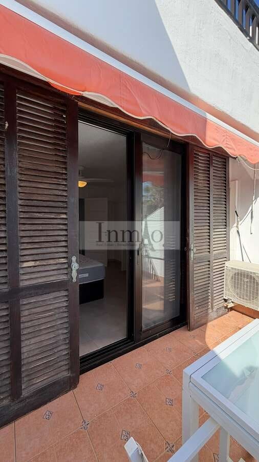 2 bedroom Semi-detached Villa for rent in Playa de las Americas with pool - € 1,600 (Ref: 9770194)