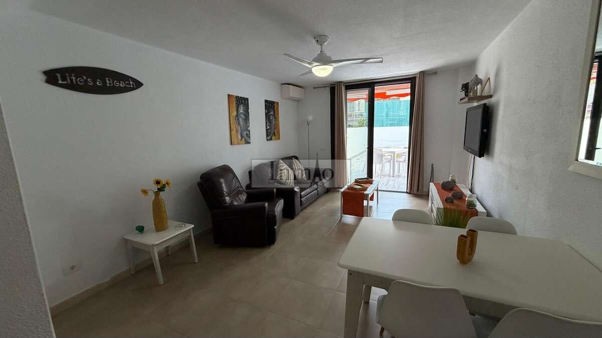 2 bedroom Semi-detached Villa for rent in Playa de las Americas with pool - € 1,600 (Ref: 9770194)