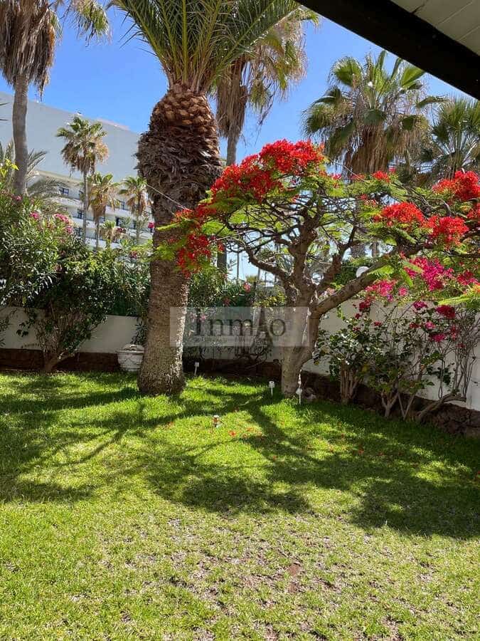 Apartamento de 2 habitaciones en Playa de las Americas en venta - 730.000 € (Ref: 9807633)