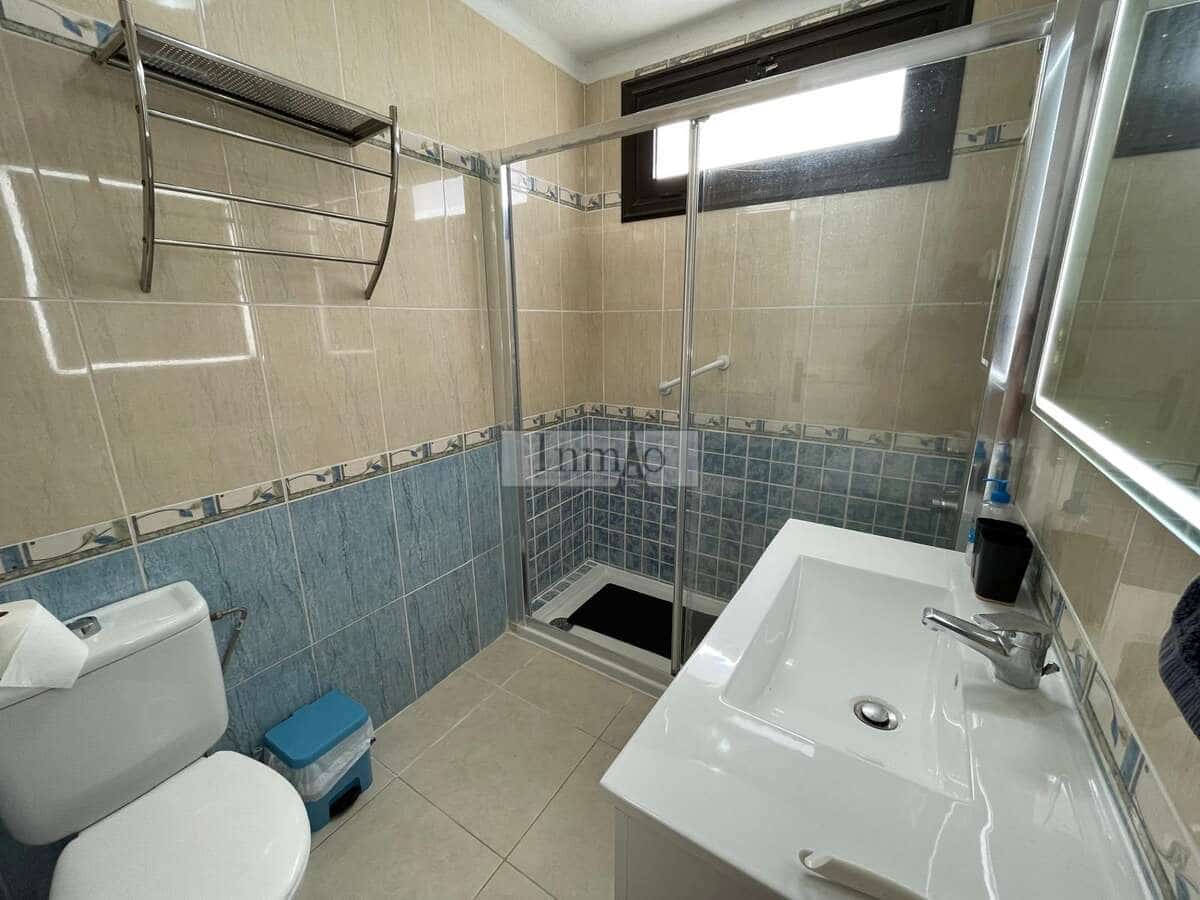 Apartamento de 2 habitaciones en Playa de las Americas en venta - 730.000 € (Ref: 9807633)