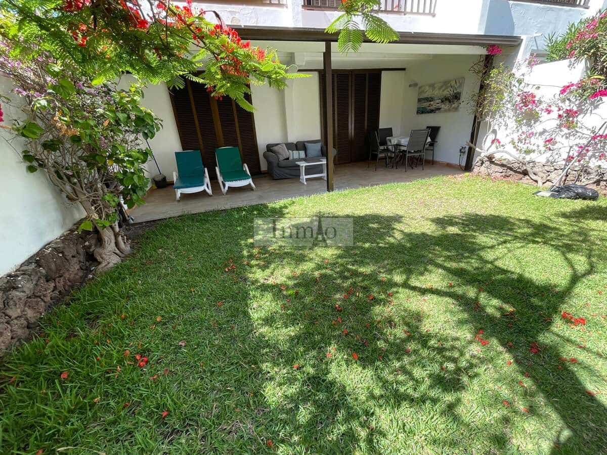 Apartamento de 2 habitaciones en Playa de las Americas en venta - 730.000 € (Ref: 9807633)